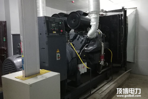 厂家详细解说188金宝搏苹果下载
油箱位置的高度要求？